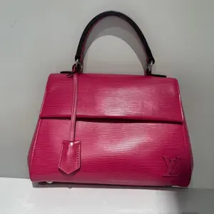 Pre-owned Louis Vuitton Epi Leather Shoulder Bags Pink Capucines BB Bag