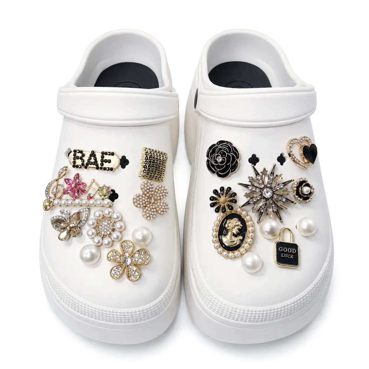 Women’s Platform Clogs & Shoe Charms Set, 8cm Chunky Slip-On Sandals with Pearl Rhinestone Black Gold Jewelry Decor