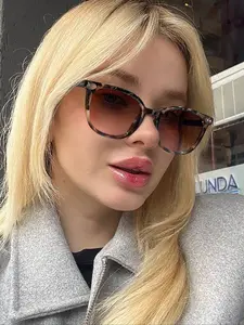 Unisex Retro Tortoiseshell Square Sunglasses, Uv400 Protection, Lightweight Durable Design, Perfect for Vacation Casual Wear Outdoor Activities Gift