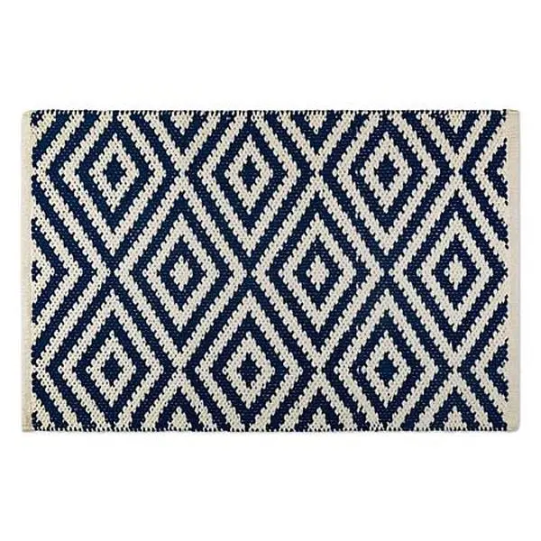 Design Imports 20" x 31.5" Reversible Large Diamond Rug