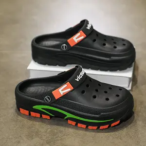 Men’s fashionable slides—durable, lightweight, and comfortable for everyday wear, suitable for outdoor use.