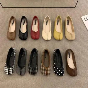 Niche design split-toed shoes, pig's trotters, horseshoe shoes, women's dance shoes, flat shoes, new shallow-mouth shoes, soft-soled single shoes, women's shoes