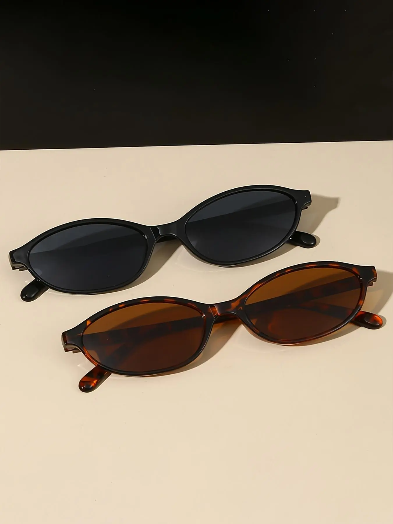 Vintage Small Frame Sunglasses, Trendy Casual Sunglasses for Women, Trendy Beach Eyewear, Fashion Accessories for Everyday Use and Outdoor Activities, Beach Travel Eyewear, Signature Shades
