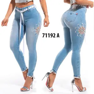 W71-192 Buttlifting Colombian Jeans with stretch and rhinestone details.