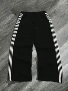 Men's striped printed sweatpants with a drawstring waist, casual and comfortable, with pockets, suitable for everyday wear and all seasons.