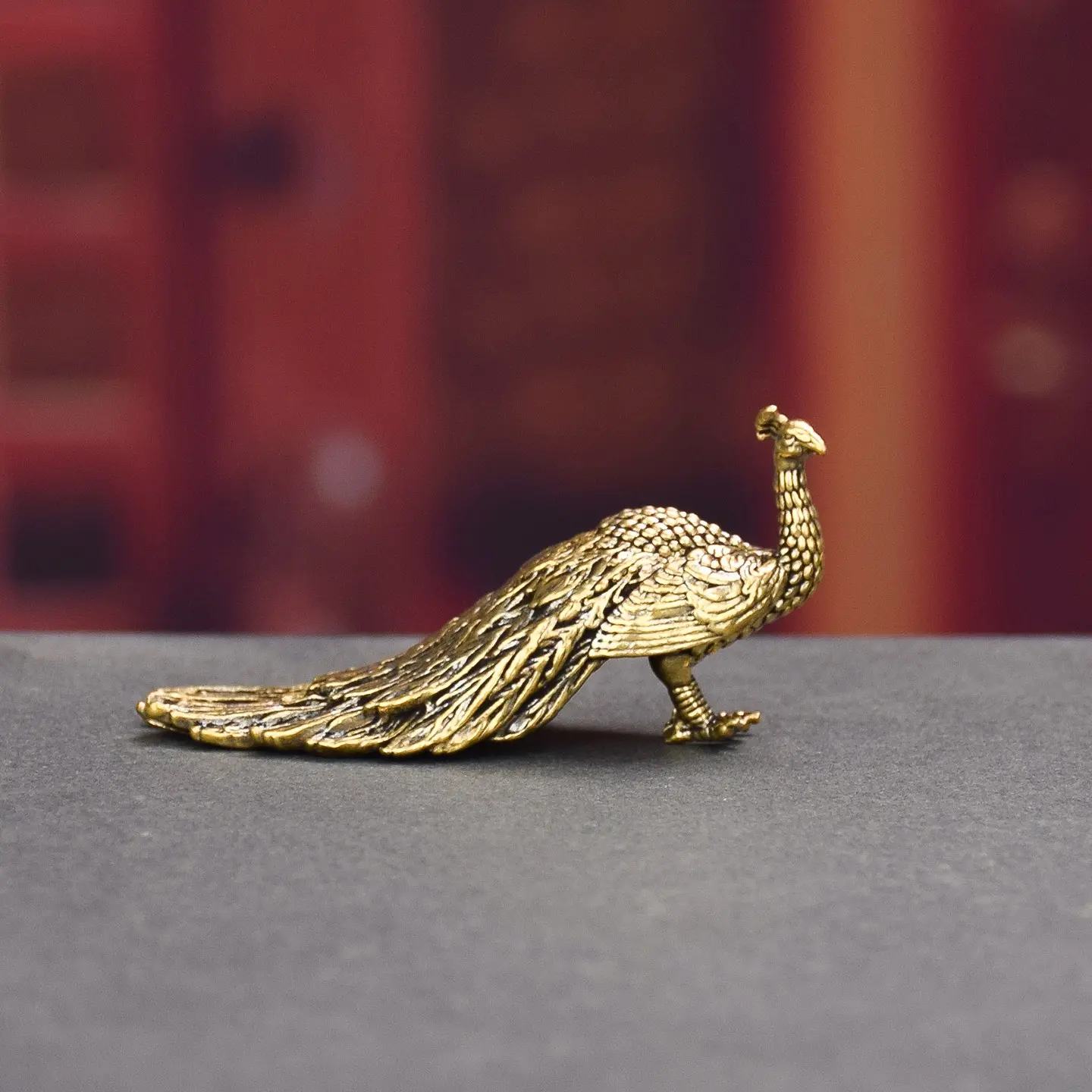 Vintage Copper Peacock Statue, Elegant Home Decor, Charming Bookshelf Ornament, Rich Expressive Eyes and Feet Design, Perfect Christmas Gift, No Power Needed, Decorative Statues