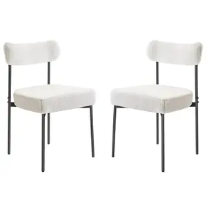 VEVOR Boucle Dining Chairs Set of 2, Mid Century Modern Sherpa Accent Chairs, Upholstered Side Chair for Dining Table, Space-Saving White Kitchen Table Chair with Curved Backrest and Black Metal Legs