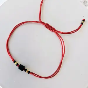 Pulso Amuleto de Azabache Adjustable-Red Cord and black azabache amulet Bracelet with adjustable Design