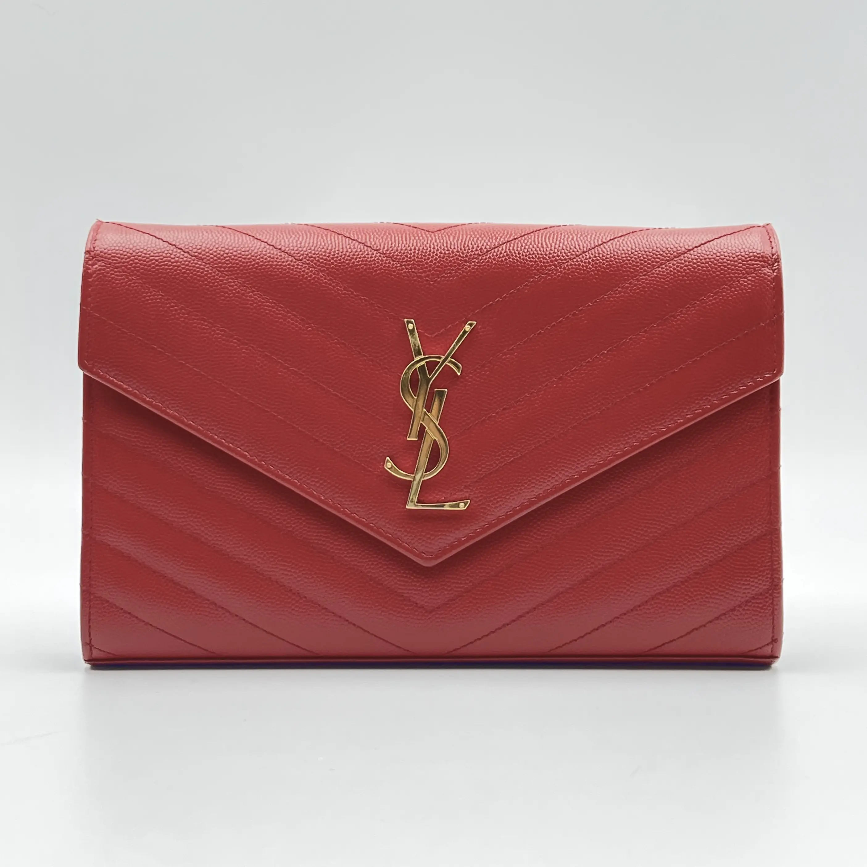 Pre-owned Yves Saint Laurent Leather Crossbody Bags Saint Laurent Envelope Long Wallet in red Quilted Leather