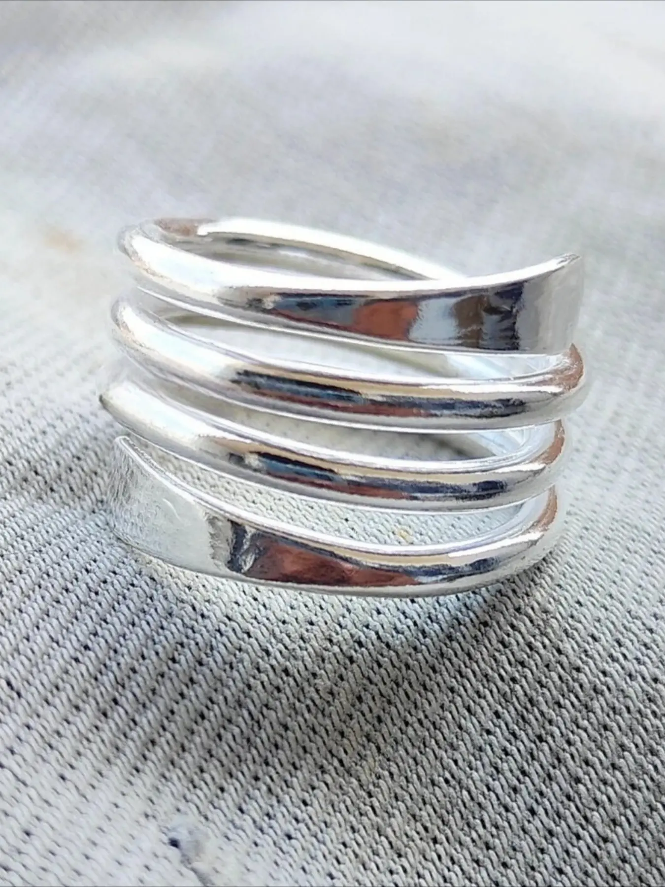 Silvery Minimalist Ring, Spiral Design, Suitable for Both Men and Women, Daily Jewelry, Minimalist Jewelry, Geometric Design Ring, Geometric Rings, Casual Ring