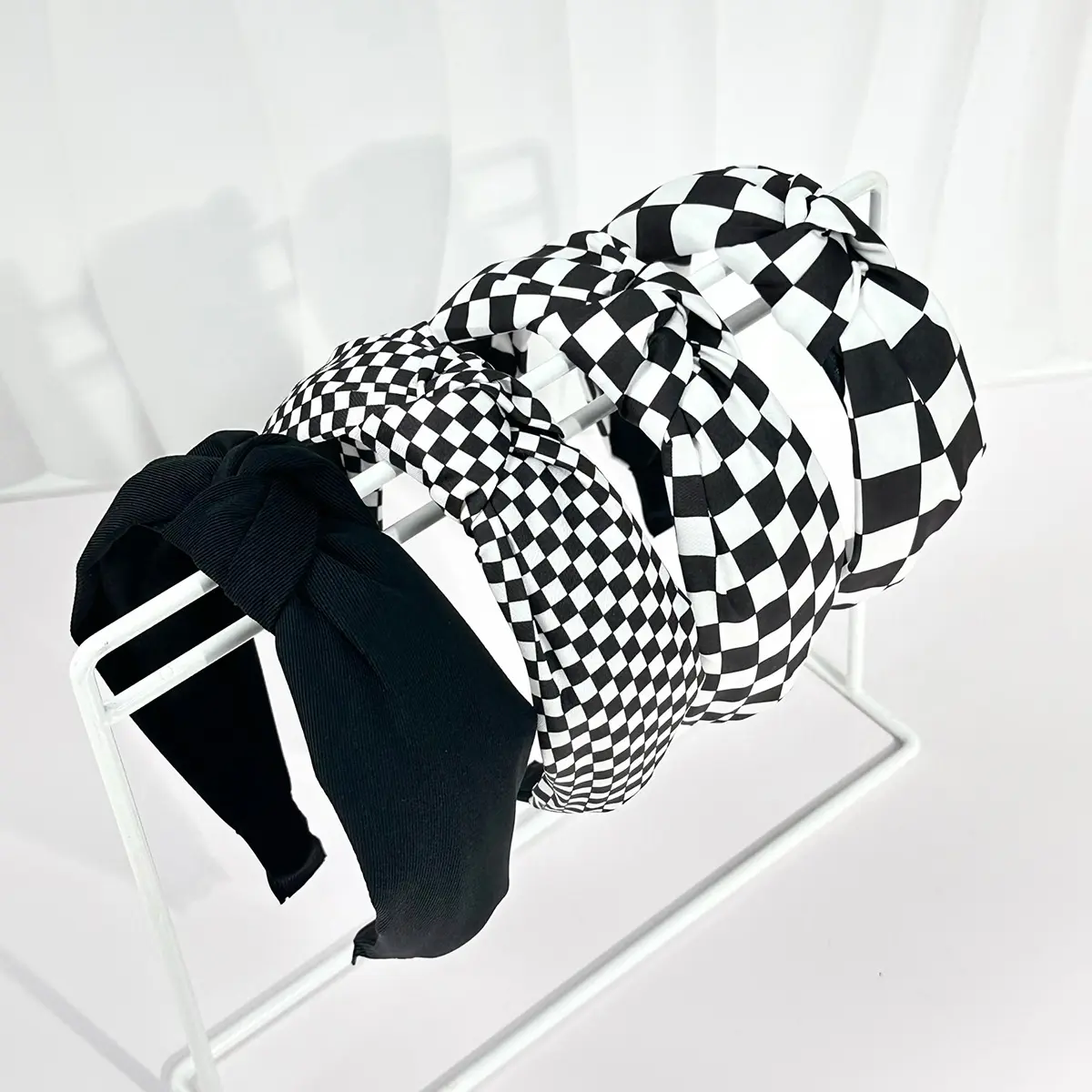 4pcs Women Knotted Headbands, Black White Checkerboard Solid Twisted Hair Bands, Soft Fabric Wide Turban Head Wraps, Fashion Non Slip Hair Accessories for Daily Makeup Washing Face
