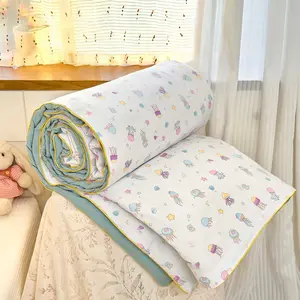 Colorful cartoon jellyfish print summer quilt, ultra-soft skin-friendly air conditioning blanket, a thin blanket suitable for summer bedrooms, offices, and living rooms, air ning blanket for comfortable sleep all night