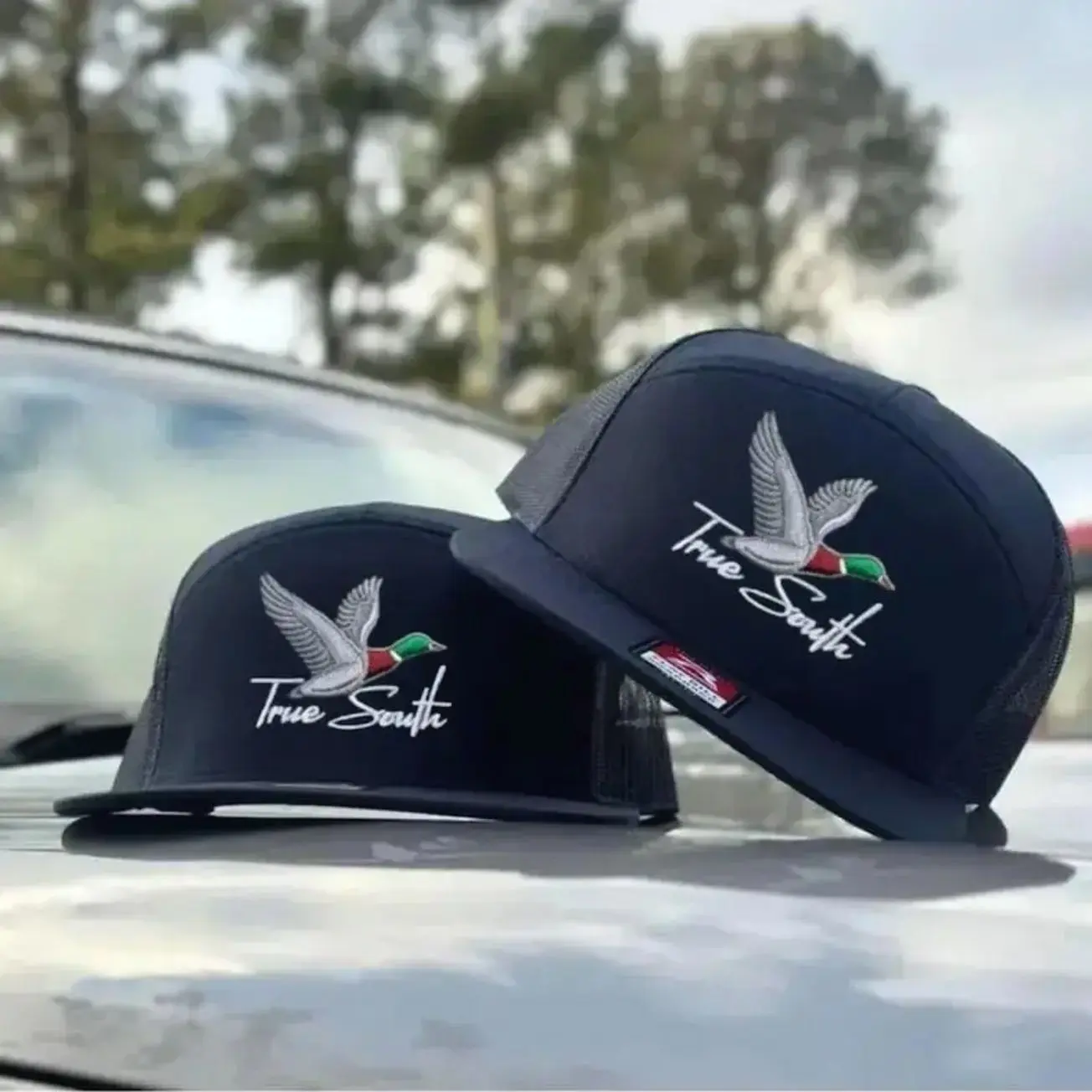 True South Flying Mallard Duck 7-Panel Trucker Hat - Embroidered Mesh Back Snapback Cap - Southern Country Style Waterfowl and Adjustable Fit for Men and Women