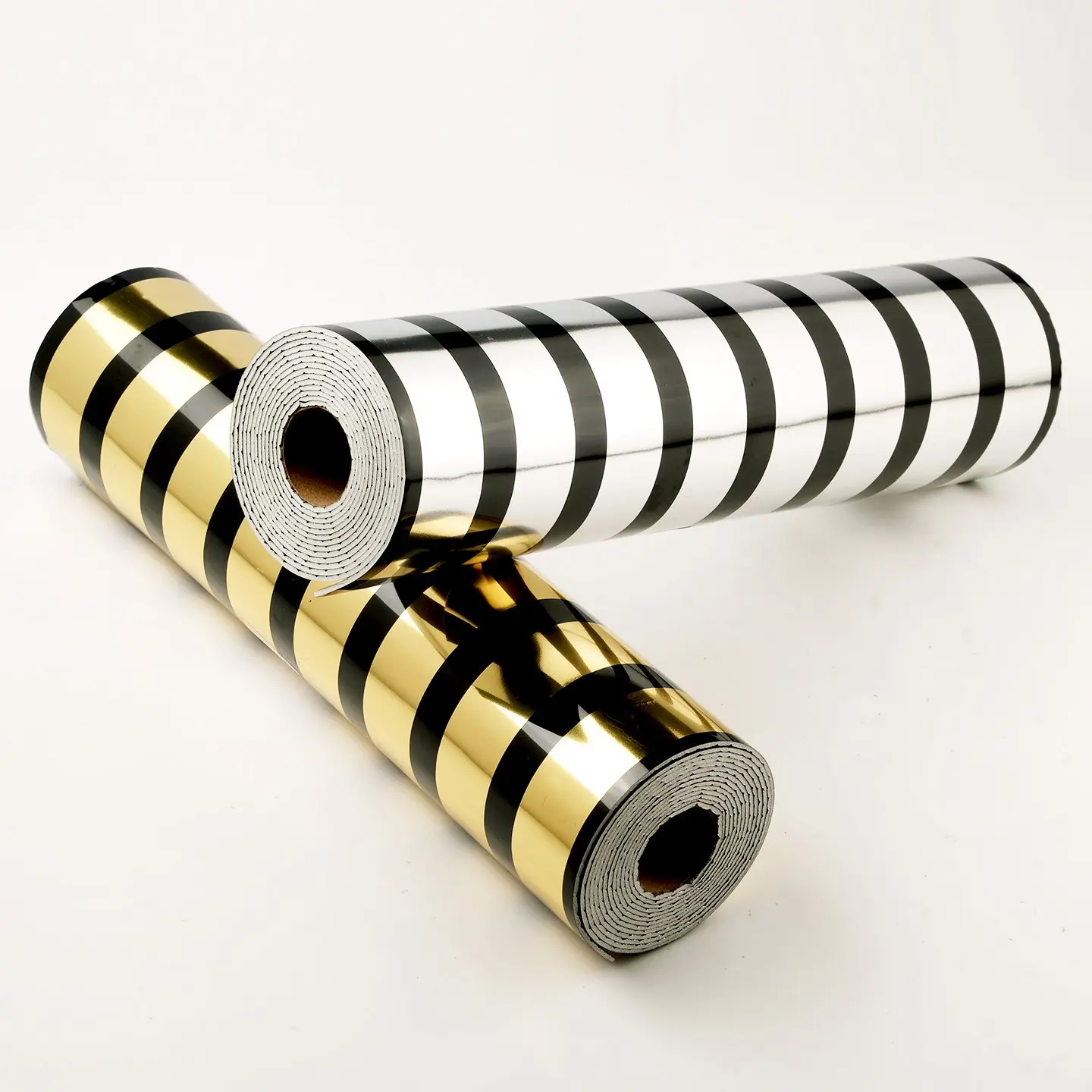 Self-Adhesive Waterproof Striped Wall Stickers, Interior Walls, Gold & Silver Color, PVC + Xpe Foam Material, 9.84ft Roll, Living Room Bedroom Decor