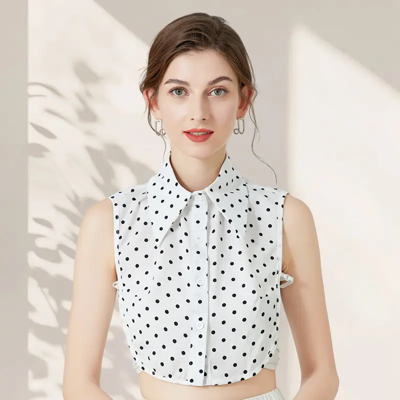 Lady's Polka Dot False Collar with Large Pointed Collar: Retro, versatile and fashionable polka dot false collar, suitable for daily casual wear, dates, family gatherings and other outfits