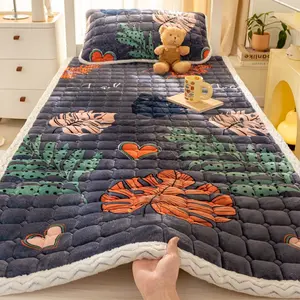 Super Soft Comfortable Milk Wool Thin Mattress Cover, High-End Insulated Quilted Bedding, Anti-Wrinkle, All Seasons, Soft Mattress Protector