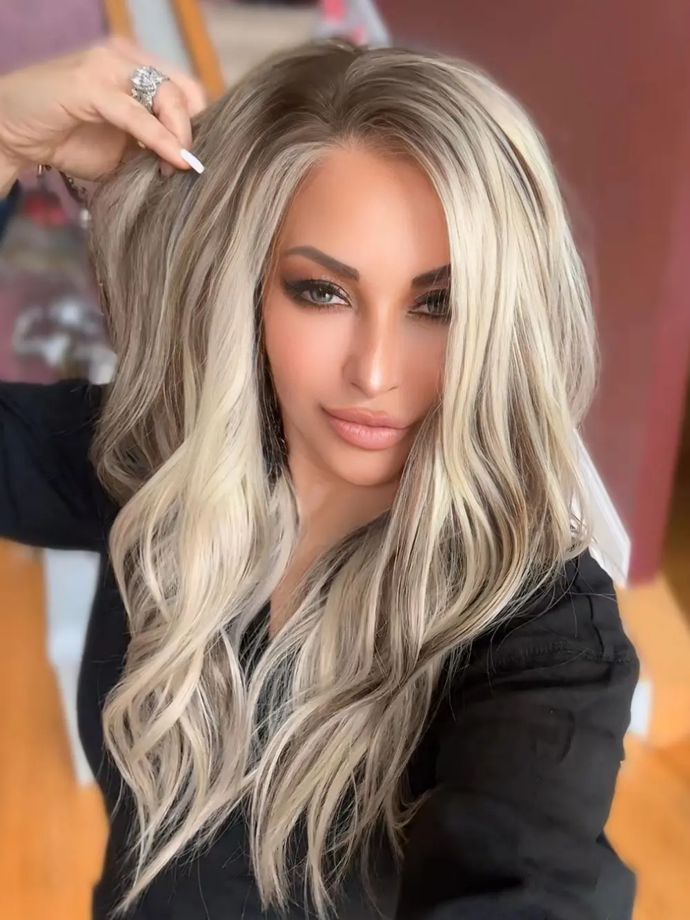 AISOM Greta Ash Blonde Mix Brown Loose Wave 13x4 Free Part Lace Front Wig with Scandinavian Hairline Glueless Wig Low Density Women Wig Daily Use
