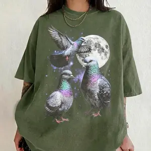 Three Pigeon Moon Graphic Tee - Funny Retro Space Bird T-Shirt, Vintage Aesthetic Oversized Cotton Top, Trendy Streetwear Unisex Shirt, Cool Animal Lover Apparel for Women Men Everyday Comfort