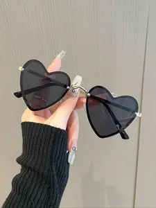 Women's Elegant Heart Shaped Sunglasses, Trendy Styling Fashionable Sunglasses for Everyday Use, Trendy Beach Eyewear, Fashion Accessories for Outdoor Activities, Trendy Casual Sunglasses