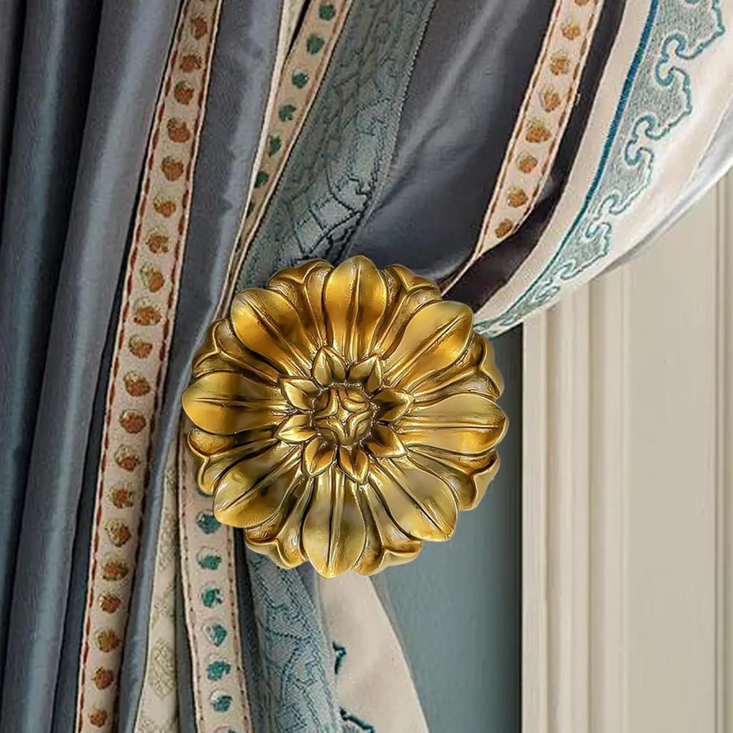 4" Daisy - Antique Gold