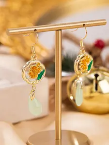 Vintage Oil Painting Daisy Geometric Design Dangling Earrings, Elegant Copper Jewelry, Perfect Gift for Women, Ideal for Daily Wear, All-Season Accessory