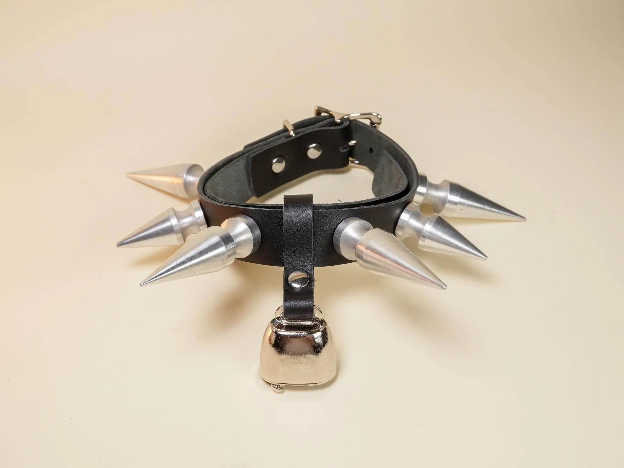 Spiked Hucow Choker with Silver Cowbell and in Black Leather