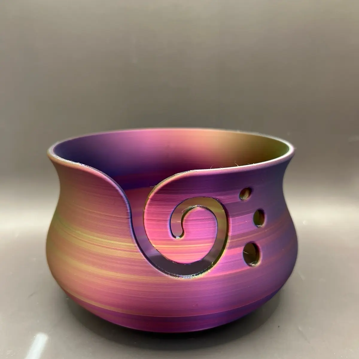 Unique Crochet Yarn Bowl, 3D Printed and Handcrafted with Versatile Holes, Essential Tool for Knitters, Thoughtful Gift for Hobbyists