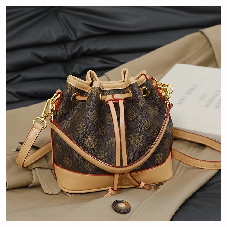 Retro print drawstring small bucket bag, color-block fashion handbag, multifunctional everyday shoulder/crossbody bag, luxurious and refined personal carry bag, statement carry bag, women’s daily commuter bag, suitable for dates and commuting, a high-qual