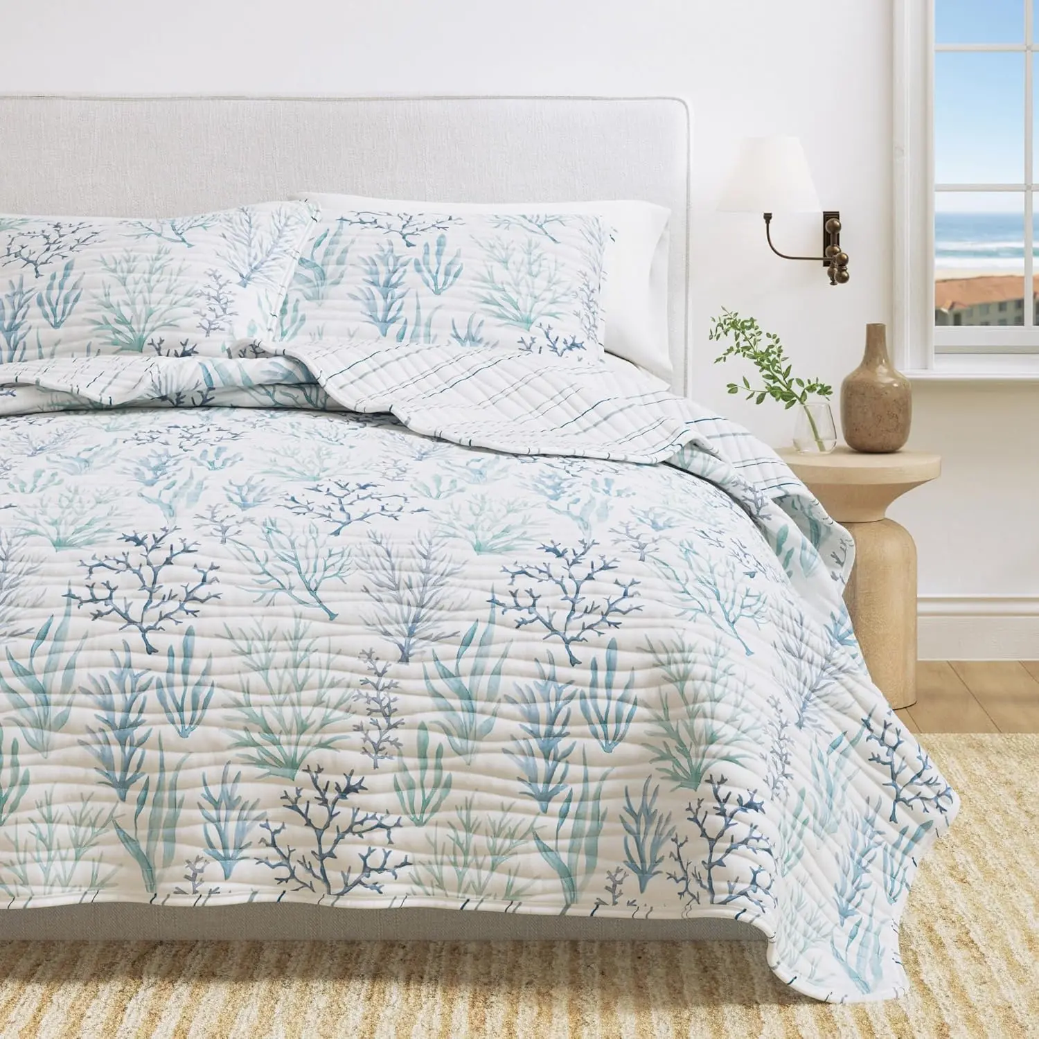 3-Piece Full-Queen Size Coastal Nautical Quilt Set - Lightweight, All-Seasons, Reversible Watercolor Coral Bedspread for Home Bedding Supplies