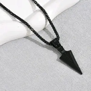Unisex Black Chain Arrow Pendant Necklace 20 Inch Unique Arrowhead Design Standout Piece Universal Appeal for Men & Women