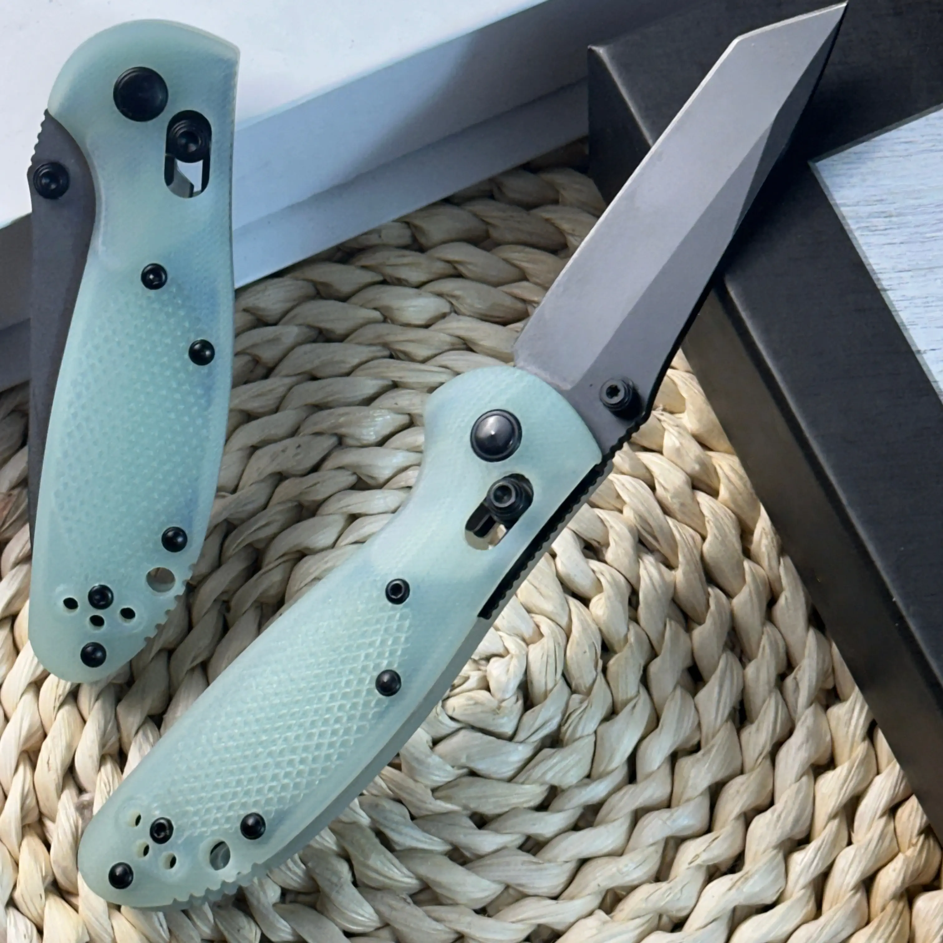 557 Hiking & Fishing - Perfect for Gift Outdoor FoldingKnife- Stainless Steel Blade for Camping Portable BackpackTravel Daily Backpack