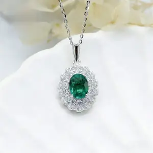 Minimalist retro S925 silver egg-shaped cultured emerald necklace for women, versatile and light luxury