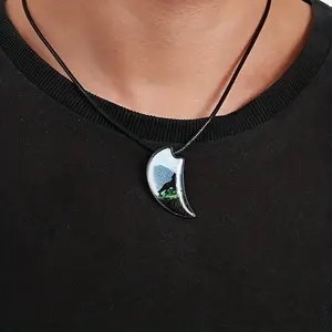 Fashion Wolf Necklace Resin Scenery Wood Stereo Pendant Animal Necklace Gothic Wholesale Items Vintage Necklace Men