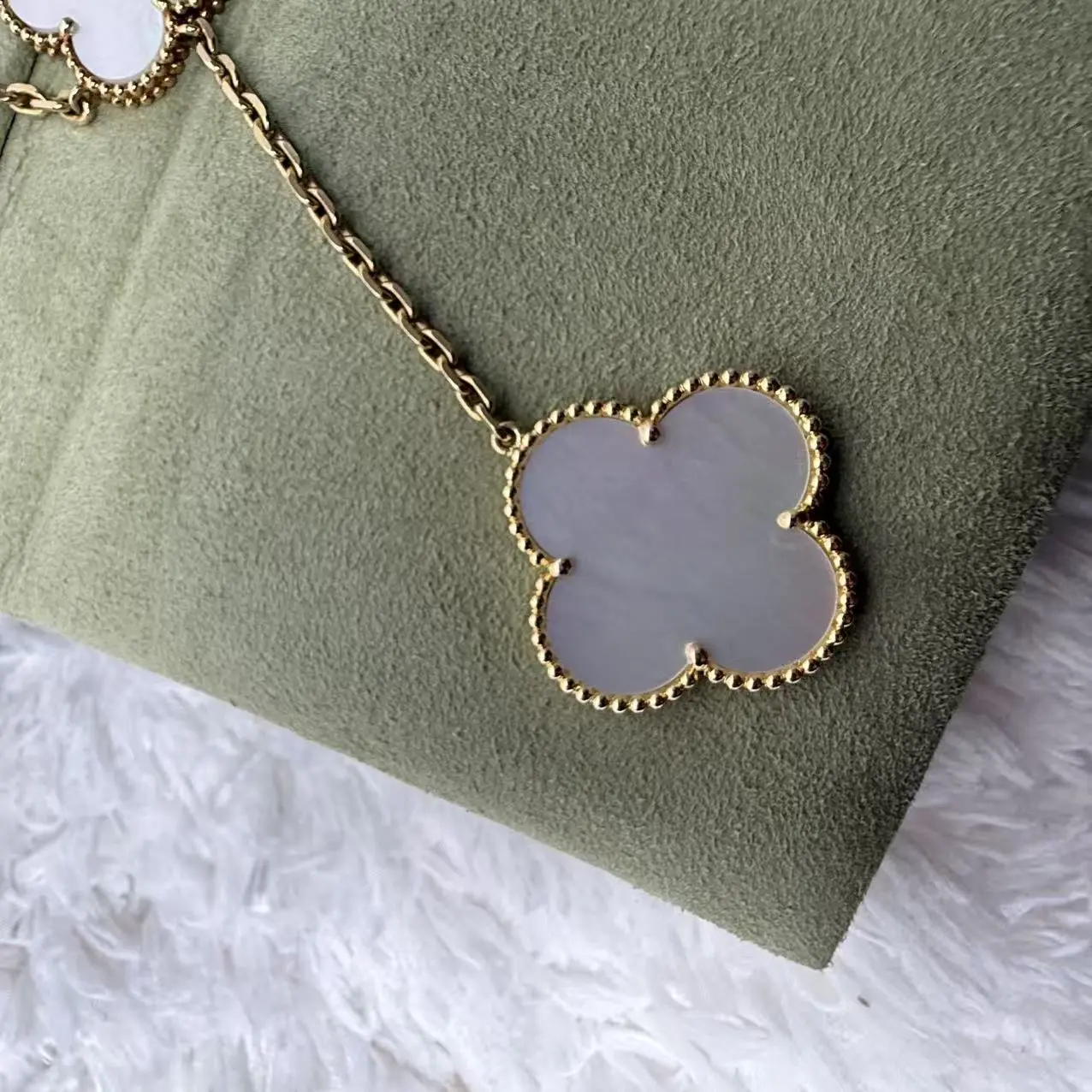 Pre-owned Van Cleef 1 Bag Accessories & Arpels Magic Alhambra 6 motif necklace