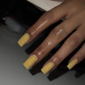 Short Sunshine nails