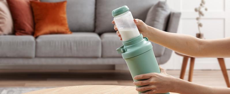 Momcozy 22oz Portable Breast Milk Cooler for Outdoor, 360°Total Cooling for 24Hours, Larger Capacity Travel Breastmilk Chiller with 2pcs Baby Bottles for Breastmilk Storage, Breastfeeding Essentials