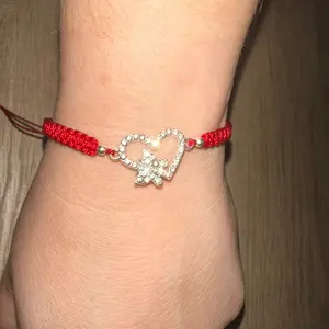 Rhinestone heart/butterfly charm macrame bracelet