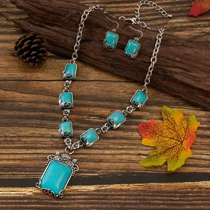 A Set of Women's Bohemian Western Vintage Fashion Turquoise Necklace and Earrings, Suitable for Daily Wear, Holidays, and Party Outfits