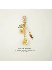 Single Red Rose & Camellia Resin Keychain with Golden Lobster Clasp, Elegant Floral Pattern Bag Pendant, Multi-Functional Car Key Holder & USB Disk Holder, Romantic Mother's Day Valentine's Day Birthday Gift for Women Girls
