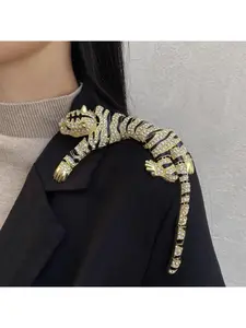 Fashionable diamond-encrusted cartoon tiger enamel exaggerated high-end large brooch for women spring and autumn luxury flash diamond temperament shoulder pin brooch