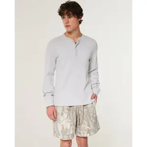 Hollister Above-The-Knee Baggy Fleece Camo Shorts Hollister Above-The-Knee Baggy Fleece Camo Shorts