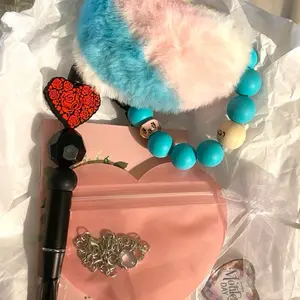 Mothers Day Sm Bag - Surprise Use Gift Bag with Keychain Pen, Small Notebook, Mom Bangle Bracelet, Wristlet Keychain, Mom Magnet, and Free Necklace