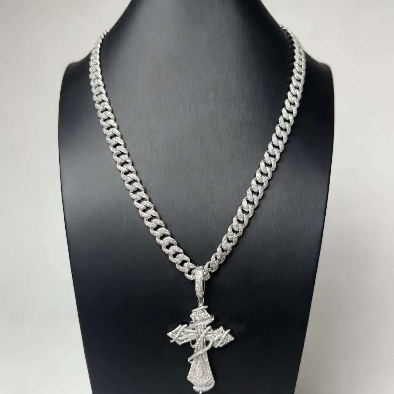 pendants + Cuban chain 