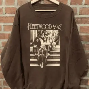 Retro Fleetwood Mac Band Tour Dark Choco Graphic Tee Essential Streetwear Gift for Fan S-5XL Unisex Vintage Design