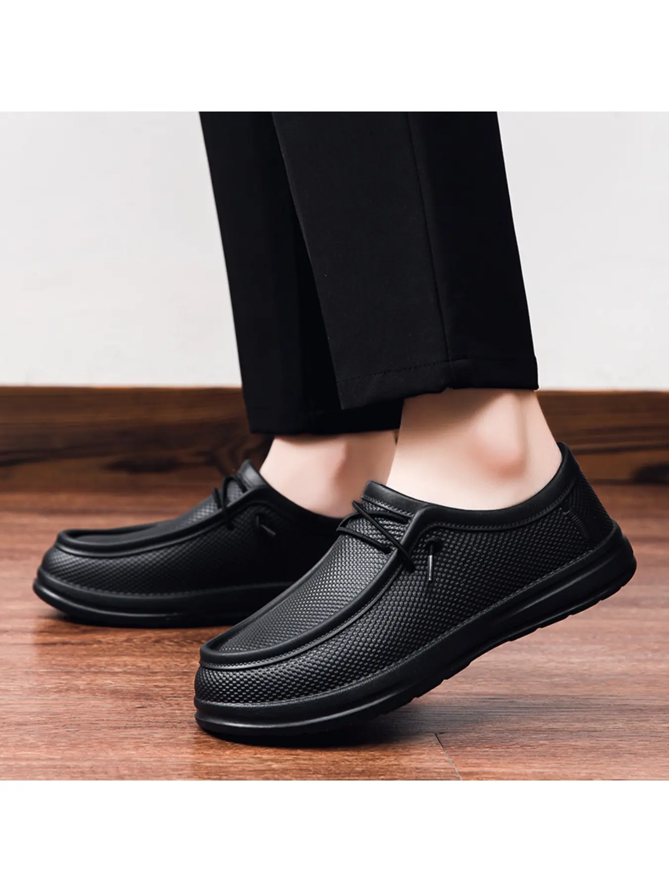 A pair of men's professional chef shoes, waterproof, oil-resistant and non-slip, suitable for commuting and daily wear, Walking Shoes, Footwear, Work Footwear, Workwear Shoes, Anti Slip Footwear, Versatile Work Shoes