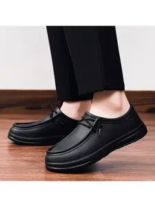 A pair of men's professional chef shoes, waterproof, oil-resistant and non-slip, suitable for commuting and daily wear, Walking Shoes