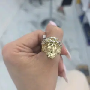 Golden Jesus Head Ring with Detailed Features and Unique Design