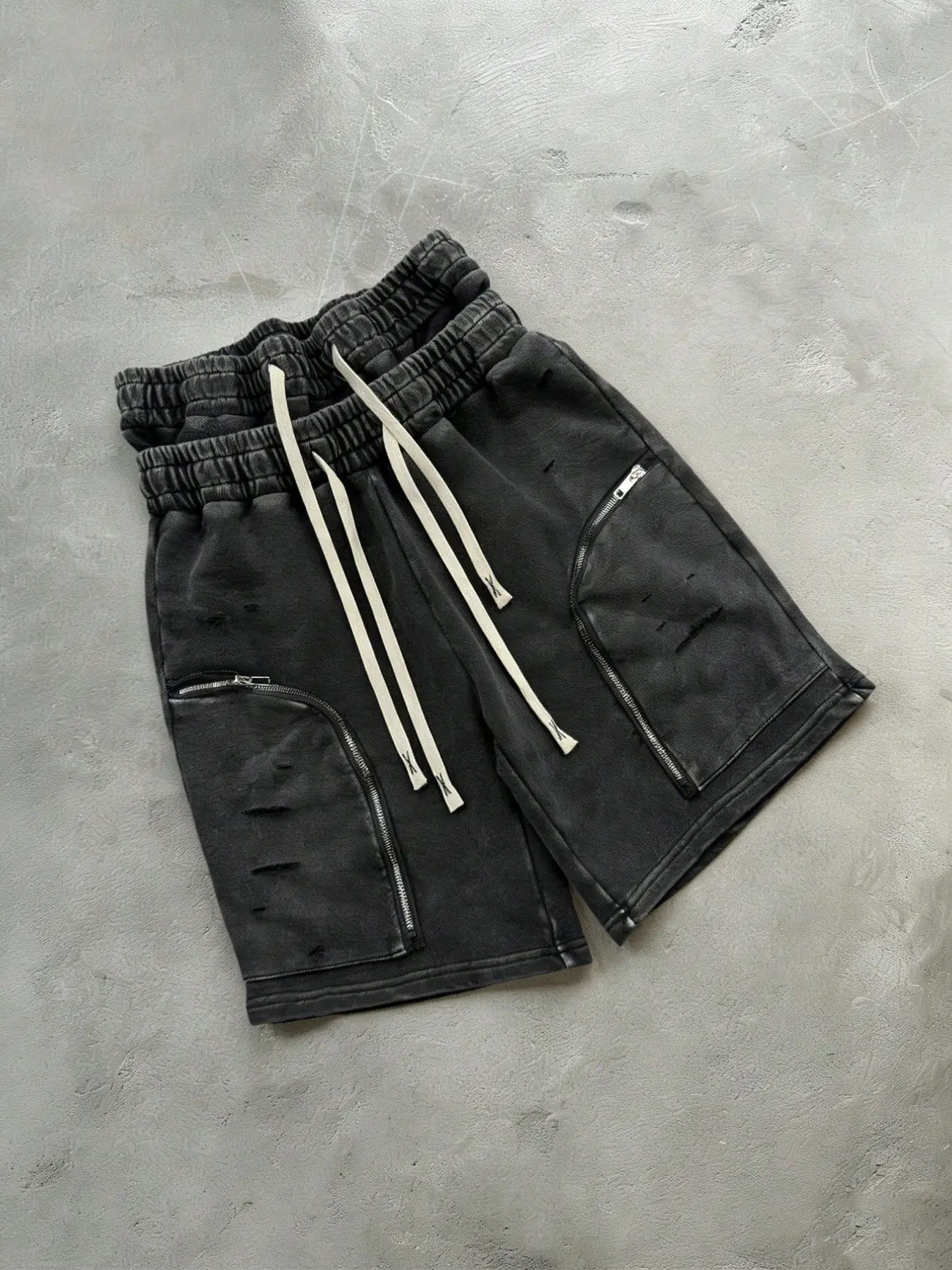 Men's Y2K Retro Dark Style Streetwear Shorts, Elastic Sporty Shorts, Knit Sportswear Shorts with 2-In-1 Belt Design, Casual Athleisure Shorts, Fashionable and Comfortable