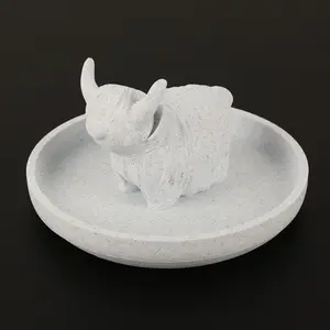 Highland Cow Holder with Circular Dish, Plastic Farmhouse & Bohemian Style Cute Unique Women Gifts Stuff Jewelry Plate Organizer for Bathroom Office Home Room Desk Decor, Decorative Storage Organizers, Christmas Gifts,Portable Jewelry Case