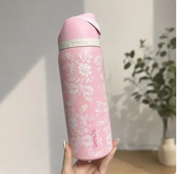 [NEW 2026] Owala Freesip Vacuum Insulated Cup, 24/32oz Girl Pink Ribbon Toile UO Exclusive Drinkware Gift Bottle